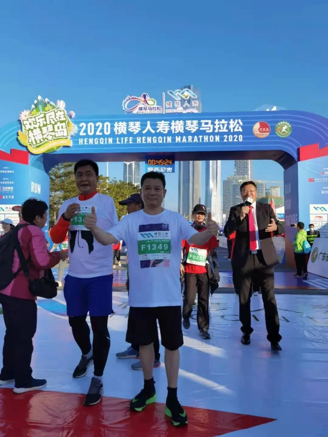 马拉松大奖赛，江南铁骑队与东海海豚队翻盘，阵地战处理得当！门前嗅觉决定胜负(2018舟山群岛马拉松现场直播)