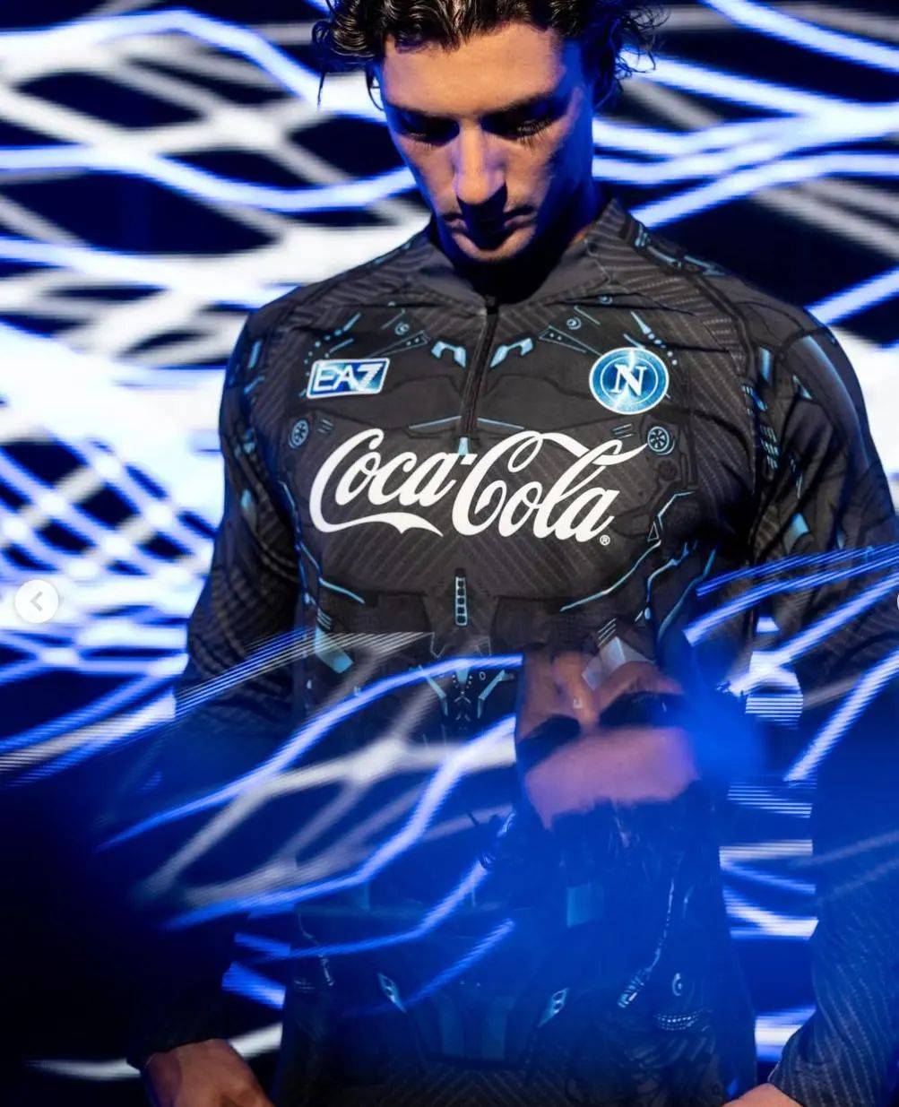 意甲训练课后走向成谜,那不勒斯更衣室发声,震撼外界,赛程密集仍需轮换 意甲训练课后走向成谜,那不勒斯更衣室发声,震撼外界,赛程密集仍需轮换