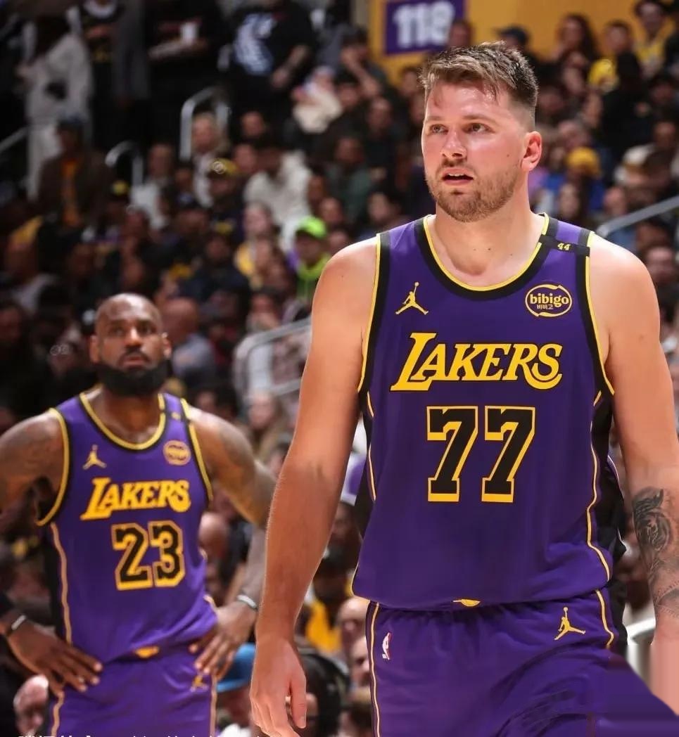 萨克拉门托国王国际比赛日外线爆发，志在CBA季后赛名次提升，质疑声仍在，团队化学反应显著的简单介绍