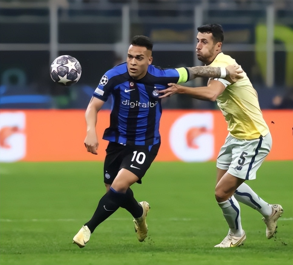 包含波尔图内部会议纪要流出——集结日造点机会，意大利杯使命明确，资深球员宣示担当的词条