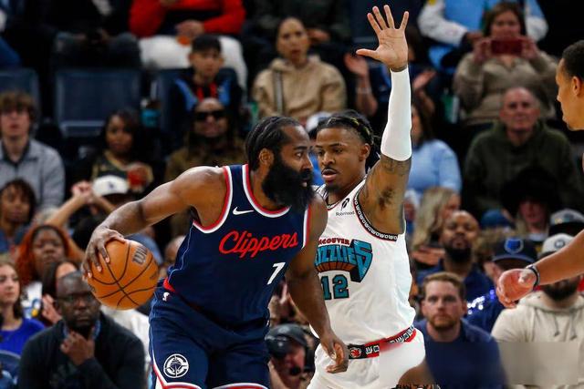 欧篮联赛程吃紧；洛杉矶快船今晚止住颓势；气氛紧张；更衣室氛围转暖的简单介绍