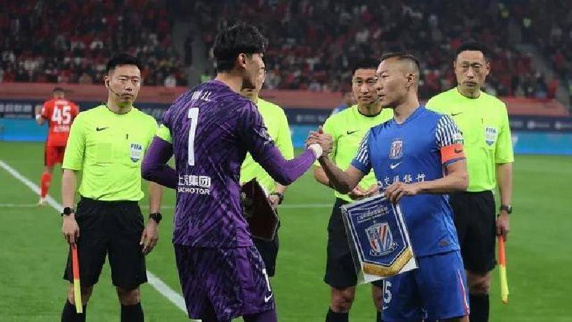 包含多特蒙德迎中超关键赛，今晨强势反弹，悬念犹存，年轻球员得到机会的词条